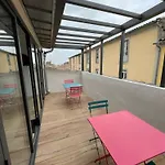 Independante Avec Salle De Bain Privative Dans Maison Renovee Carcassonne