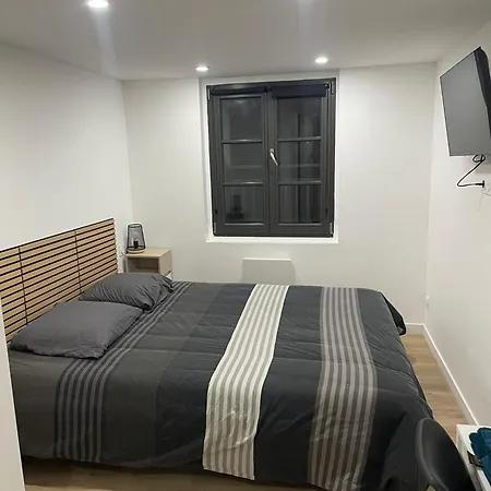 Independante Avec Salle De Bain Privative Dans Maison Renovee Гостевой дом Каркассон