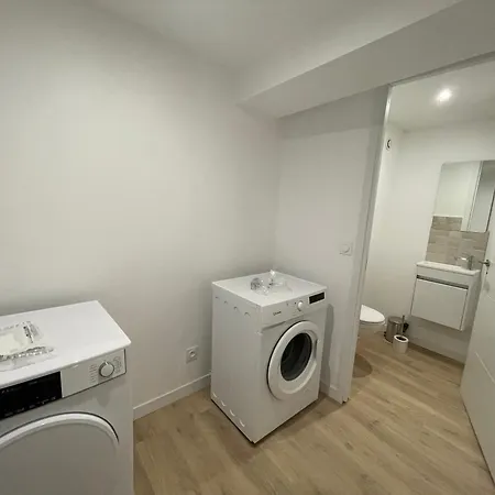 Independante Avec Salle De Bain Privative Dans Maison Renovee * Каркассон