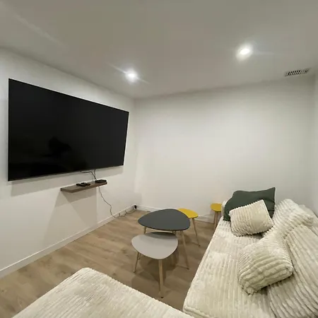 Independante Avec Salle De Bain Privative Dans Maison Renovee