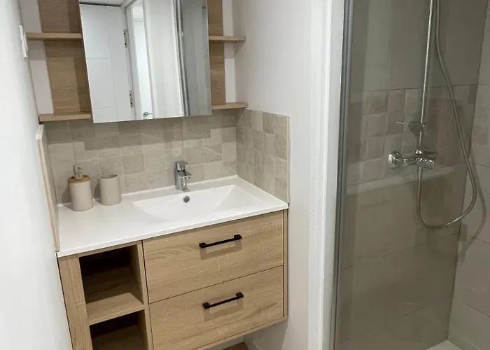 Гостевой дом Independante Avec Salle De Bain Privative Dans Maison Renovee