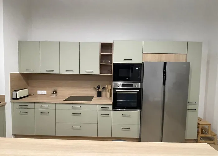 Independante Avec Salle De Bain Privative Dans Maison Renovee *