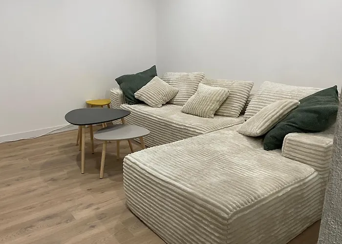 Гостевой дом Independante Avec Salle De Bain Privative Dans Maison Renovee Каркассон