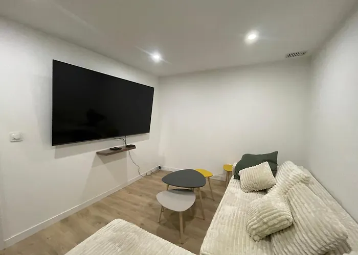 Independante Avec Salle De Bain Privative Dans Maison Renovee